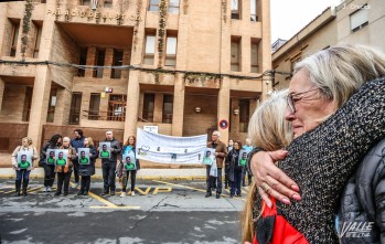 Esta mañana se han vuelto a manifestar a las puertas del Juzgado.