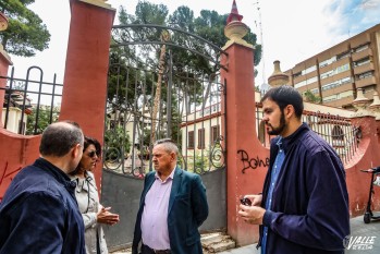 Sánchez lamenta el estado del Jardín de la Música.