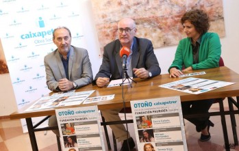 Teresa Viejo, Curro Cañete y Miriam Fernández en el OtoñoCaixapetrer de la Fundación Paurides