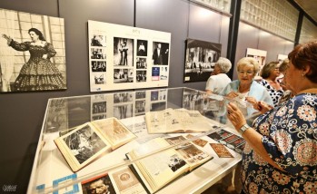 Francis Valero realizará visitas guiadas a la exposición “40 años de música. Historia de los festivales de ópera de Elda”