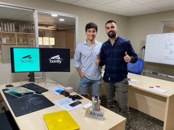 Pablo Pérez y Jorge San Martín trabajan en Payboni.