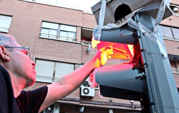 Las abejas movilizan a la Policía Local y a los Bomberos de Elda
