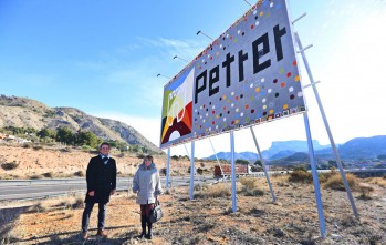 Morcillo y Sánchez han presentado la nueva marca de Petrer | Jesús Cruces.