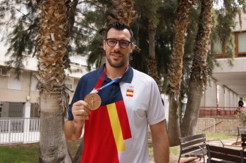 Gedeón Guardiola con la medalla de bronce de los Juegos Olímpicos de Tokio 2020