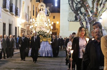 La Virgen estuvo arropada por numerosos devotos | Jesús Cruces.