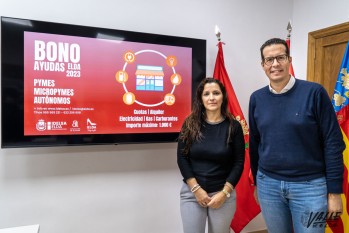 Rubén Alfaro  y Elisabeth Belda han presentado este nuevo paquete de ayudas | Nando Verdú.