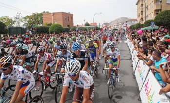 Imagen de la Vuelta Ciclista a España a su paso por Petrer en 2011 | Jesús Cruces.