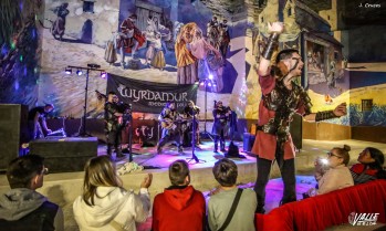 El escenario de la Plaza de Arriba acogió el concierto | J.C.