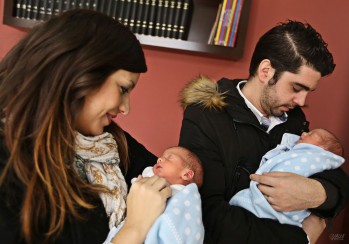 La periodista eldense Beatriz Rico ha sido mamá de los mellizos Miguel y Adrián 