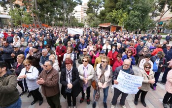 Los pensionistas han vuelto a tomar las calles de Elda y Petrer | Jesús Cruces.