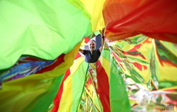 Pedro Poveda muestra cómo sería un globo sin cierre y sin cabeza | Jesús Cruces.