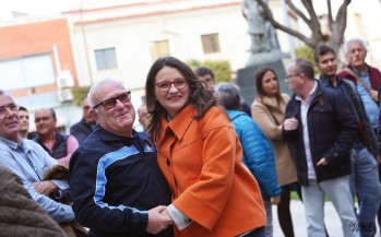 Oltra a su llegada al Museo del Calzado.