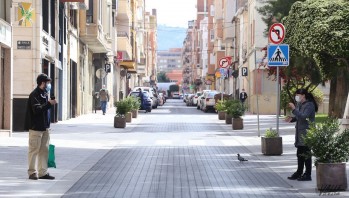 Imagen de la céntrica calle Juan Carlos I de Elda.