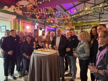 La celebración atrajo la atención de numeroso público. 