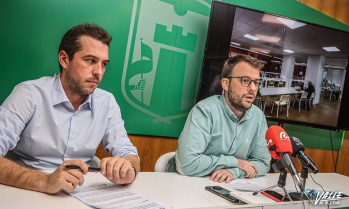 Los ediles de Urbanismo, David Morcillo, y el de Cultura, Fernando Portillo, han comparecido en rueda de prensa | J.C.