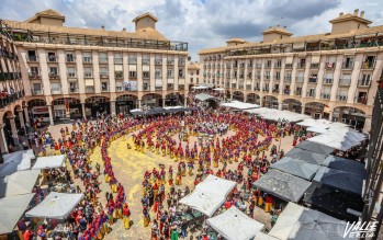 Los Musulmanes han hecho la rueda en la Plaza Mayor | J.C.