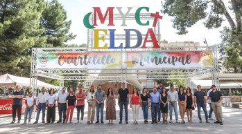 Imagen de familia de la corporación. 