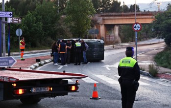 El vehículo ha quedado sobre la calzada | Jesús Cruces.