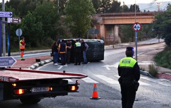 El vehículo ha quedado sobre la calzada | Jesús Cruces.