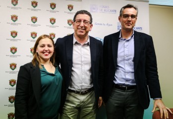 Los alcaldes de Monforte, Petrer y el responsable de Aguas de Alicante | Jesús Cruces.