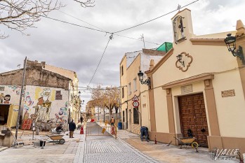 La calle ya se ha asfaltado y está preparada para abrirse | Nando Verdú. 