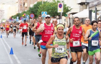 Cientos de personas han corrido por las calles de ambas localidades| Jesús Cruces.