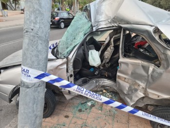 Fallece un joven de 18 años y otro resulta grave en un accidente de coche en Elda