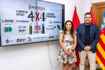 La concejala de Fomento Económico, Industria y Empleo, Elizabeth Belda, y el presidente de Jovempa Vinalopó, Víctor Íñiguez, han informado sobre el evento | Nando Verdú. 