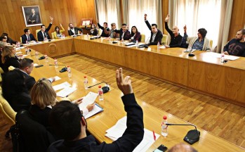 Los votos a favor de PSOE, Compromís y Sí se puede han hecho posible esta adhesión | Jesús Cruces.