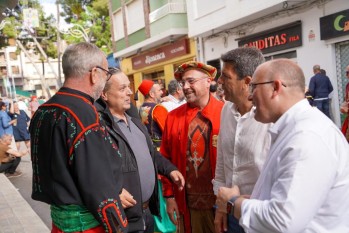 Mazón a la derecha, junto a Paco Ponce y Paco Sánchez, líderes de Petrer y Elda del PP.