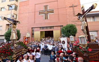 Las imágenes se han encontrado a las puertas de la iglesia de Petrer | Jesús Cruces.