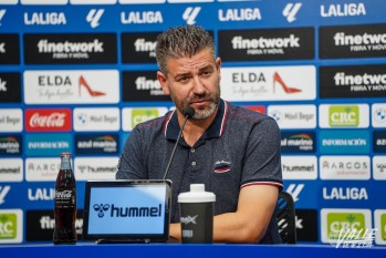 Fernando Estévez podría haber disputado su último partido como entrenador azulgrana | Nando Verdú. 
