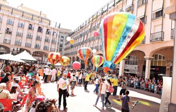 Los globos se soltarán también antes de correr la traca | Jesús Cruces.