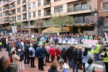 El manifiesto se ha leído a las puertas del Centro de Especialidades | Marta Maestre. 