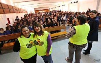 Los alumnos han donado hoy la ropa al Grupo Abril | Jesús Cruces.