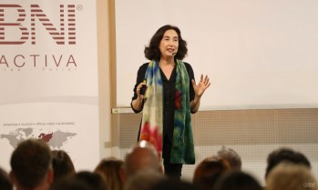 Punset hizo reflexionar a los eldenses sobre la importancica de potenciar la inteligencia emocional.
