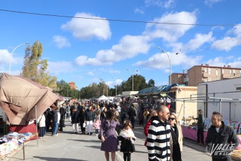 Los puestos se marchan hoy, pero la feria de atracciones continúa | M.M.