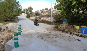 Critican el estado de la rambla de Puça a su paso por el CEAM de Petrer