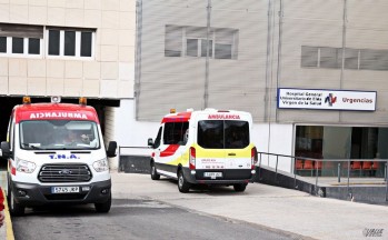 Las ambulancias trasladan a las personas accidentadas a otros hospitales