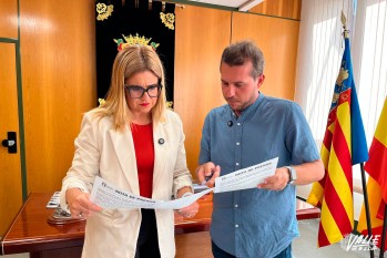 La alcaldesa, Irene Navarro, y el edil de Desarrollo Económico, David Morcillo. 