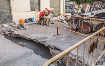 Imagen de la reparación en la calle Laliga. 