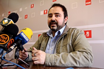 El PSOE insta a Pedrosa a trasladar su despacho a la Policía para comprobar cómo es trabajar en pésimas condiciones