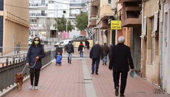 Las tiendas seguirán cerrando a las 18 horas.