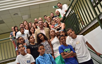 El Ayuntamiento de Petrer recibe la visita de 15 niños saharauis