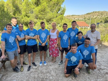 La alcaldesa y el concejal de Medio Ambiente han visitado a los voluntarios. 