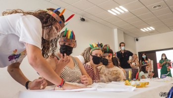 Los jóvenes disfrutan de la escuela de verano.