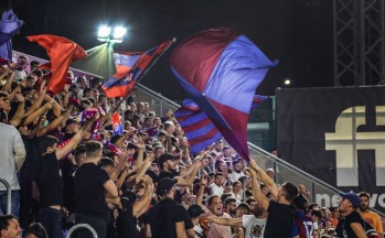 La afición del Eldense espera un triunfo azulgrana ante el histórico Real Valladolid | J. Cruces.