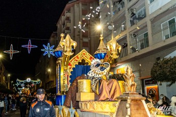 Los Reyes Magos lanzaron miles de caramelos | Nando Verdú. 