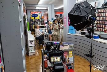 Grabación de la firma de libros de Elisabeth Justicia | Nando Verdú.