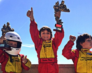 El pequeño corredor eldense Sandro Pérez consigue su primer título en Karting